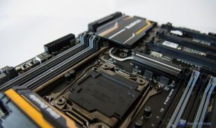 Gigabyte GA-X99-UD7-002